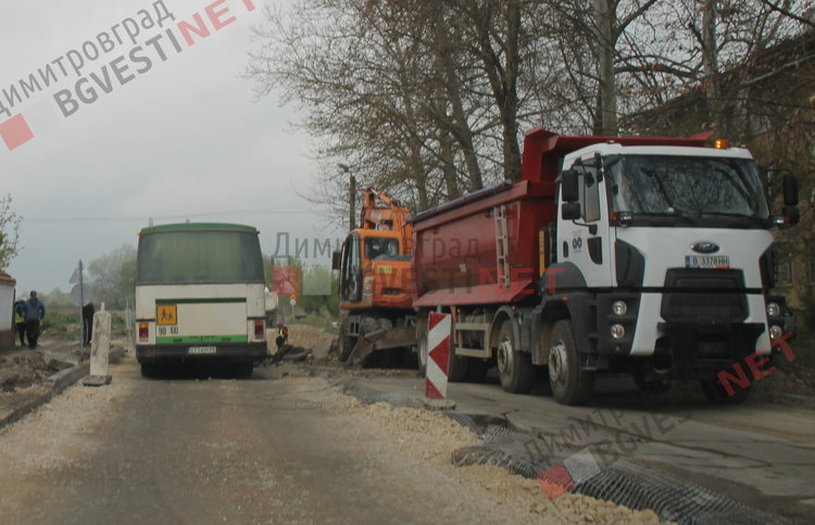 Ремонтни дейности в кв. Марийно