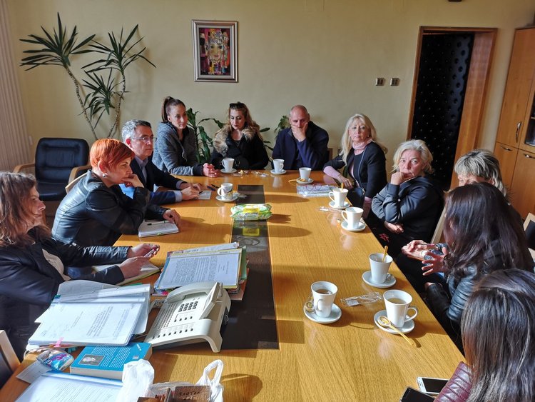 Обсъдиха се  мерки за справяне с проблема с  бездомните кучета в Кърджали