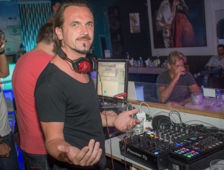 Турски топ DJ с микс "Притури се планината" (видео)