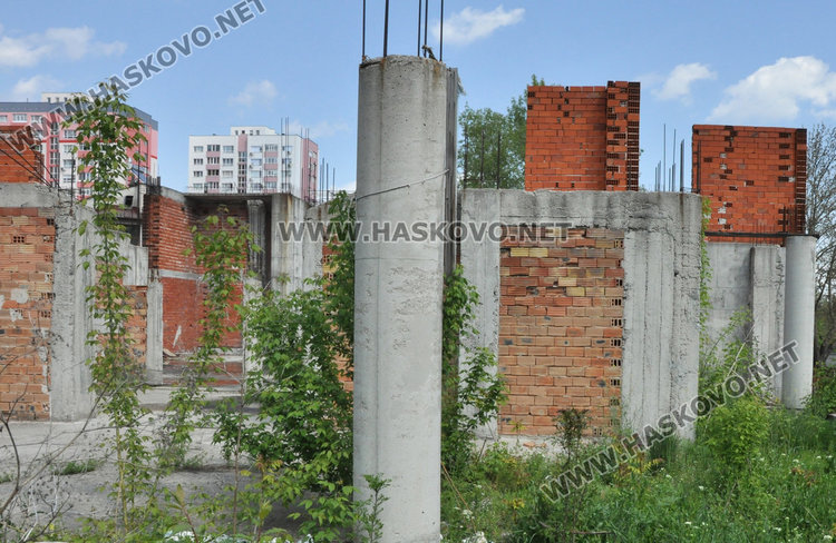 Децата от училище „Рилски“ с Великденски базар за изграждането на храма в Орфей