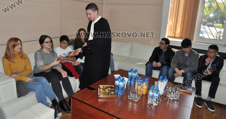 Нови председатели в хасковския съд днес, откриха изложба в подкрепа на Дани