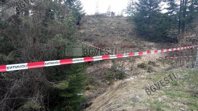 Тялото на мъж с обезобразено лице беше открито от възрастен гъбар вчера след обяд