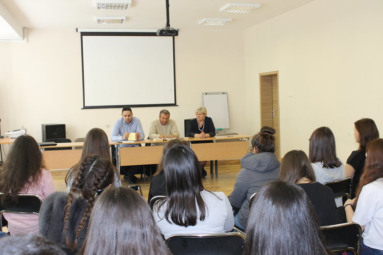 „Час по Конституция“  в ЕГ „Христо Ботев“-гр.Кърджали