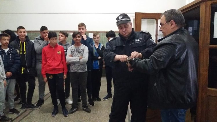 Съдът отвори вратите си, за да посрещне седмокласници от село Градина