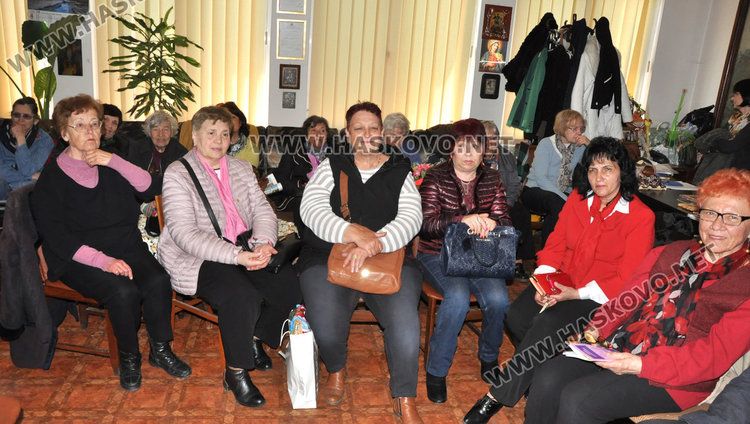 100 -годишен шал реликва от беломорска Тракия показаха в изложба тракийки