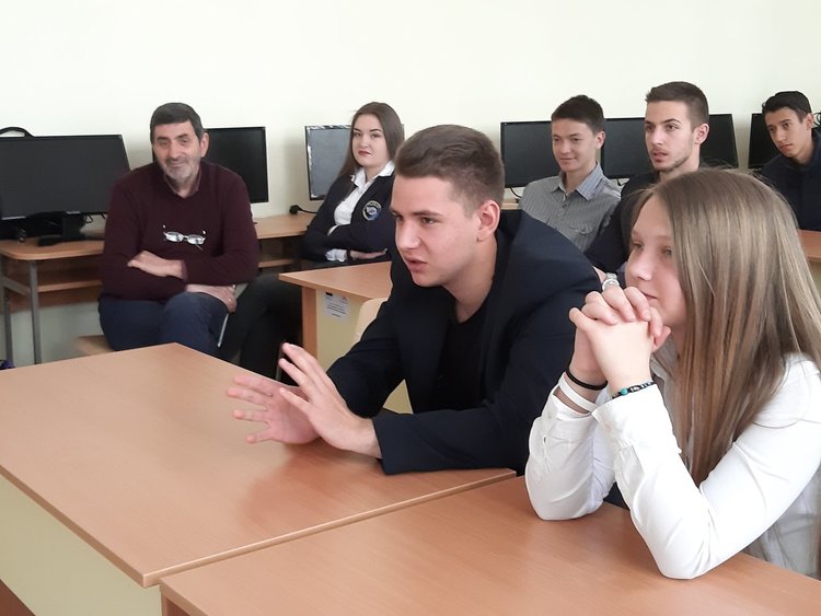 Никола Чанев с открит Урок по Конституция в СУ"Отец Паисий"