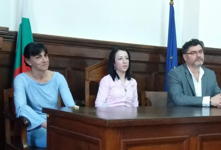 Съдът отвори вратите си, за да посрещне седмокласници от село Градина