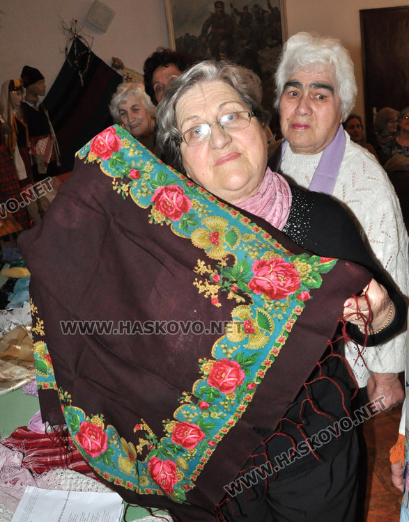 100 -годишен шал реликва от беломорска Тракия показаха в изложба тракийки