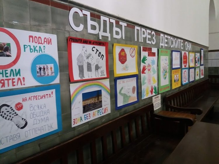 Съдът отвори вратите си, за да посрещне седмокласници от село Градина