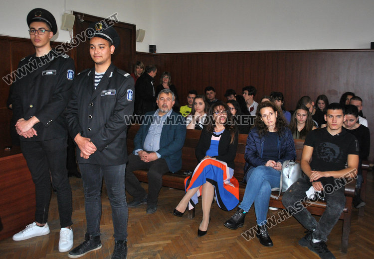 Симулация: 8 г. затвор за подземен бос, склонил непълнолетни към разврат