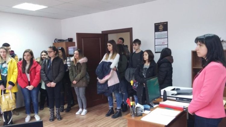 Ученици от Смолян в симулативен съдебен процес по истински случай 