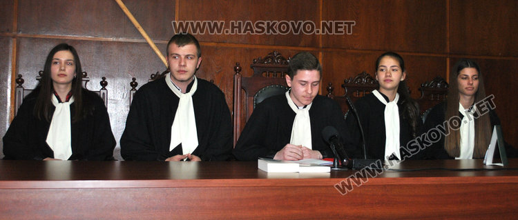 Симулация: 8 г. затвор за подземен бос, склонил непълнолетни към разврат