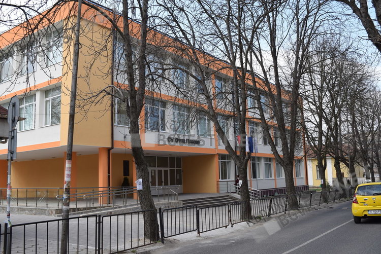 Ученици на СУ „Отец Паисий“ ще представят областта на Националната олимипида по информационни технологии