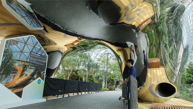 Стъклен мол с водопад и красиви градини отвори врати в летище Чанги