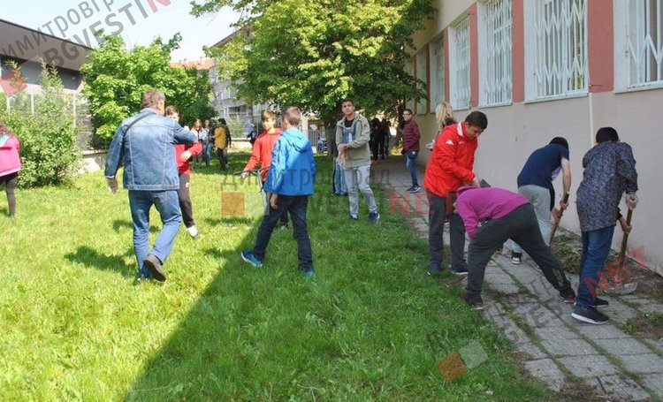 Славейковци събраха 5 тона хартия и се включиха в пролетното почистване