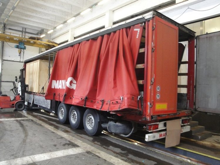 снимки: Агенция Митници