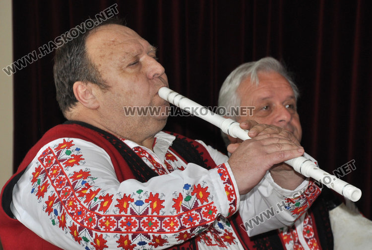 В "Пейо Яворов" отпразнуваха в аванс Лазаровден, Цветница и Великден