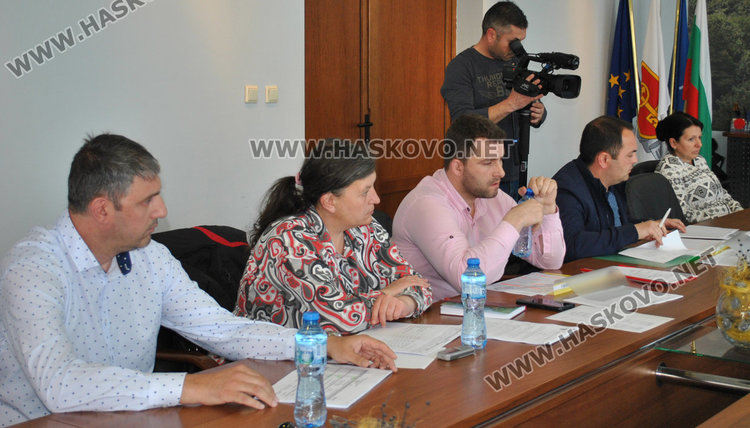 Партийците се скараха за ръководните места в СИК-овете в Хасково