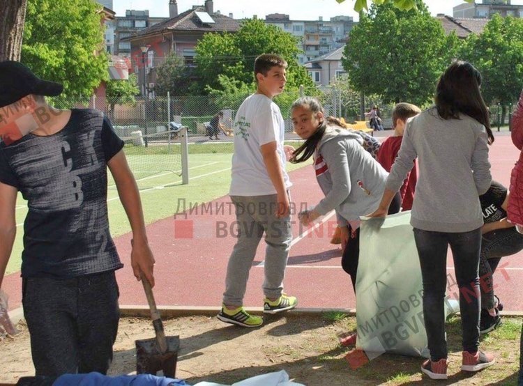 Славейковци събраха 5 тона хартия и се включиха в пролетното почистване