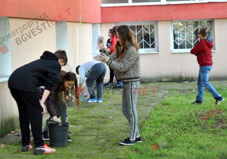 Славейковци събраха 5 тона хартия и се включиха в пролетното почистване