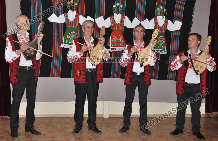 В "Пейо Яворов" отпразнуваха в аванс Лазаровден, Цветница и Великден