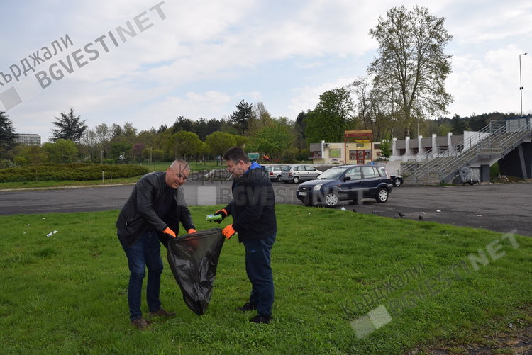 Кърджалийци бойкотираха кампанията „Кърджали-чист и красив”, позитивен пример дадоха  общинските съветници