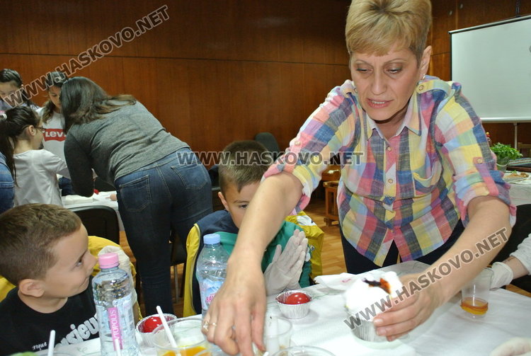200 писани яйца подготвиха децата в Музея на Хасково