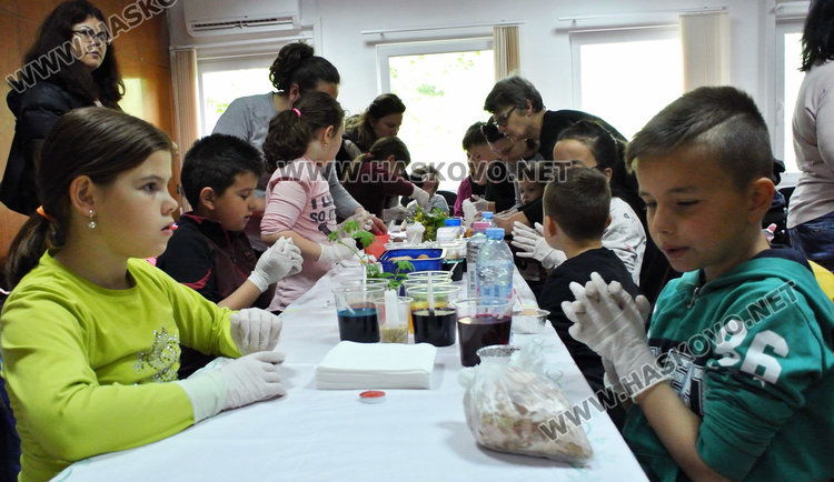 200 писани яйца подготвиха децата в Музея на Хасково