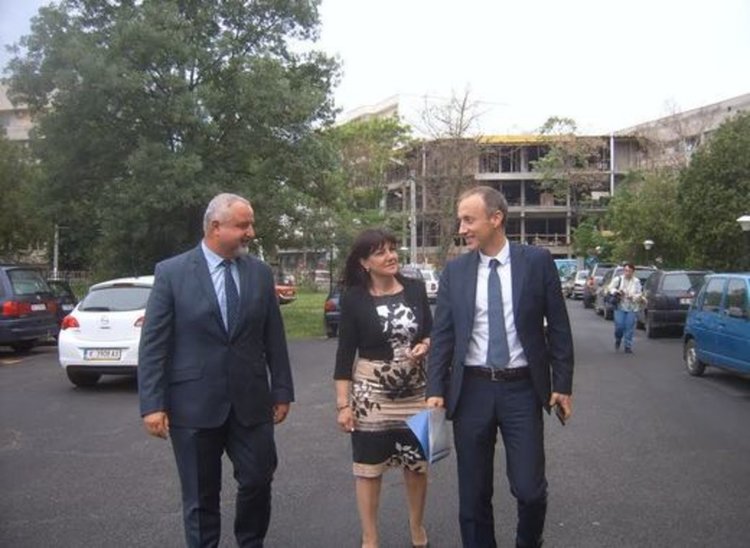 Министър Вълчев: И в детските градини ще се изучава допълнително български език