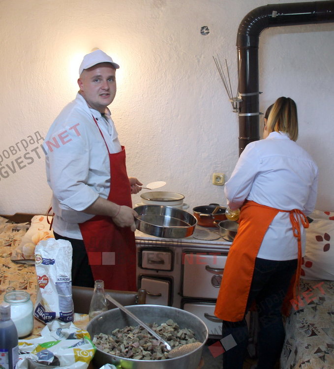 Райновци приютиха в домовете си студенти от Пловдив и направиха готварски събор на тема агнешко месо 