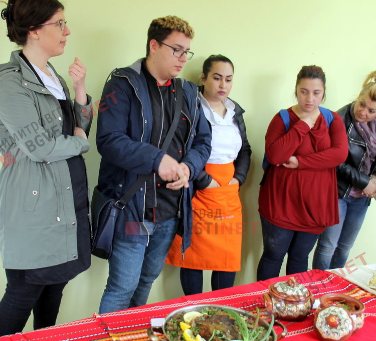 Райновци приютиха в домовете си студенти от Пловдив и направиха готварски събор на тема агнешко месо 