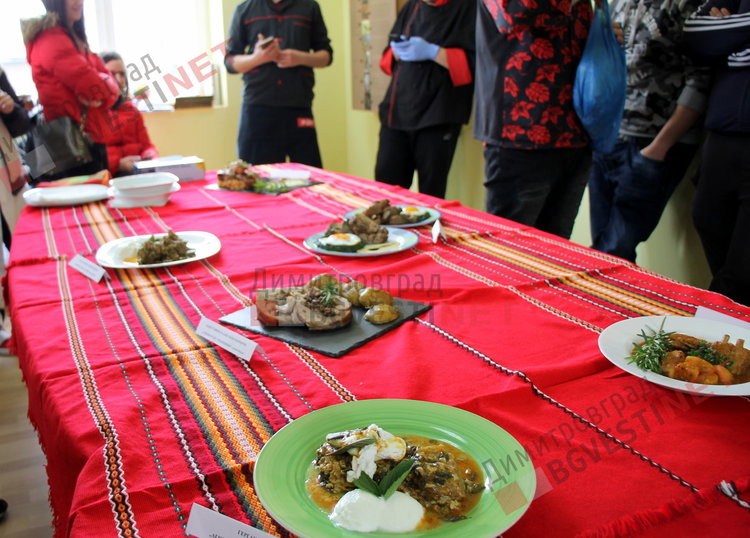 Райновци приютиха в домовете си студенти от Пловдив и направиха готварски събор на тема агнешко месо 