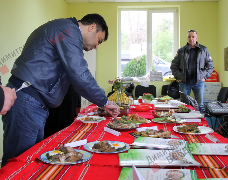 Райновци приютиха в домовете си студенти от Пловдив и направиха готварски събор на тема агнешко месо 