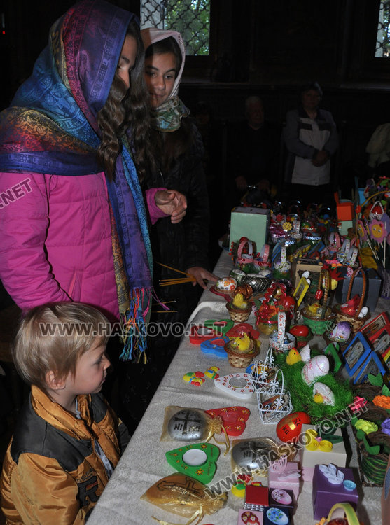 Благотворителен базар на Цветница събира средства за църквата  "Св.Иван Рилски"