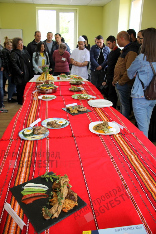 Райновци приютиха в домовете си студенти от Пловдив и направиха готварски събор на тема агнешко месо 