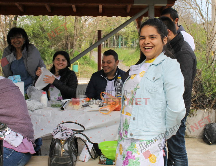 Райновци приютиха в домовете си студенти от Пловдив и направиха готварски събор на тема агнешко месо 