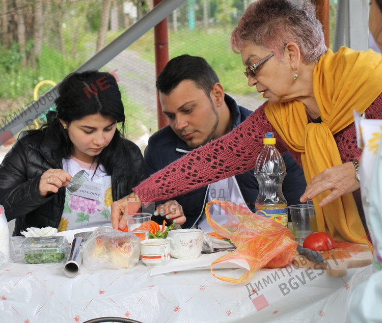 Райновци приютиха в домовете си студенти от Пловдив и направиха готварски събор на тема агнешко месо 
