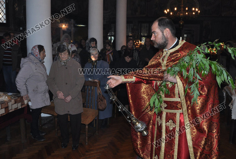 Благотворителен базар на Цветница събира средства за църквата  "Св.Иван Рилски"