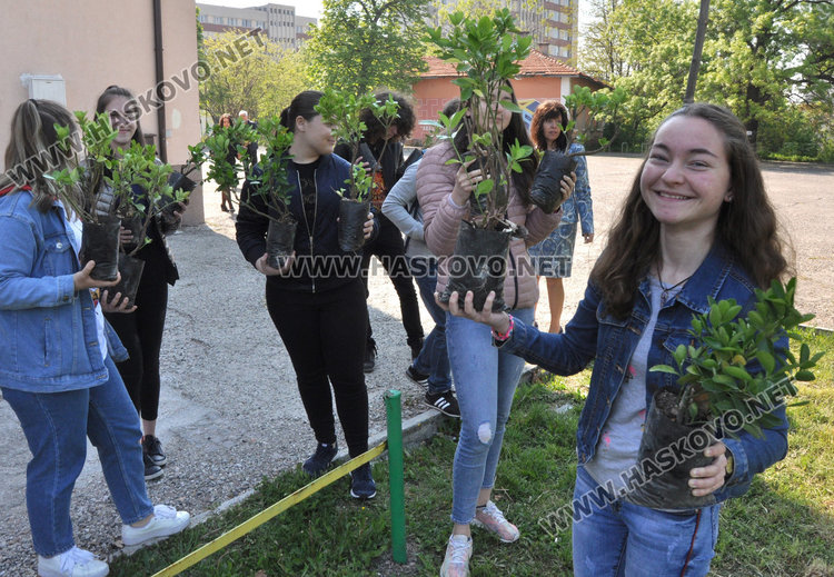 Приключенски патронен празник в Математическата гимназия