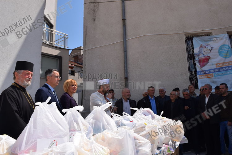 Знак на толерантност даде в църква и джамия в Кърджали Мая Манолова