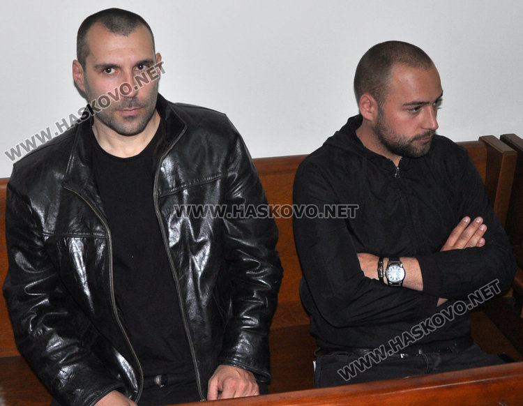 Бившият кмет съди охранителна фирма за 203 000 лв. за пожара в шоурума