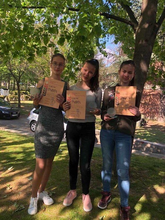  Наградените от Хасково ученички