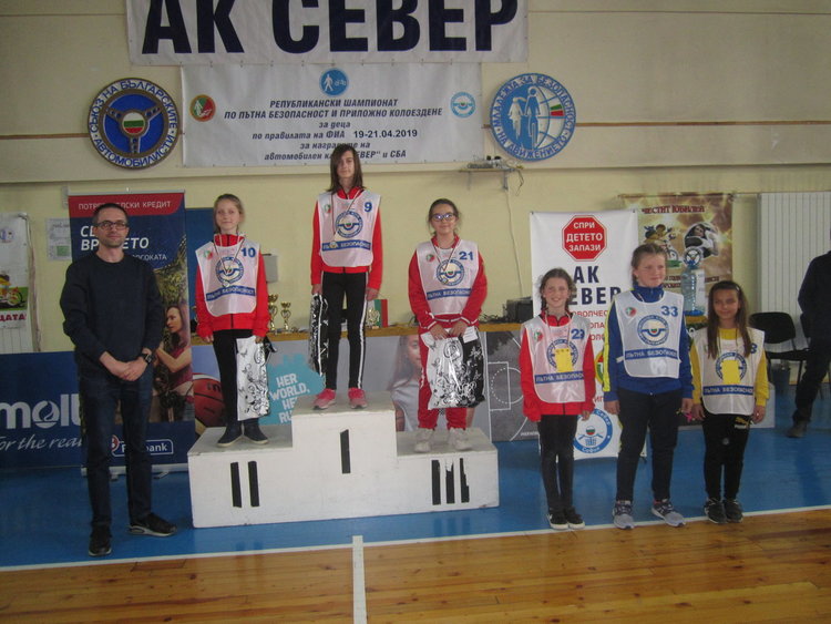 Второ и четвърто място завоюваха първомайските отбори по приложно колоездене