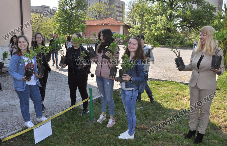 Приключенски патронен празник в Математическата гимназия