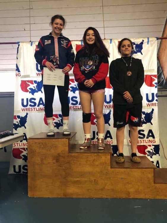 Димитровградчани първи в отборното първенство по борба за юноши