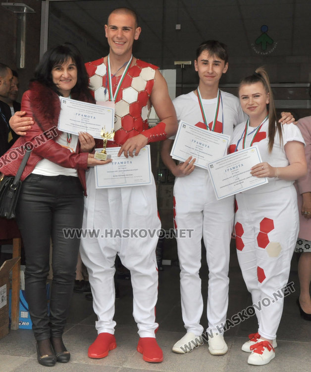 Две награди за хасковската мода от Националното ученическо състезание