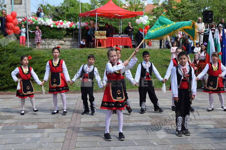 За осма поред година канят на Първомайско фолклорно надиграване в Кърджали