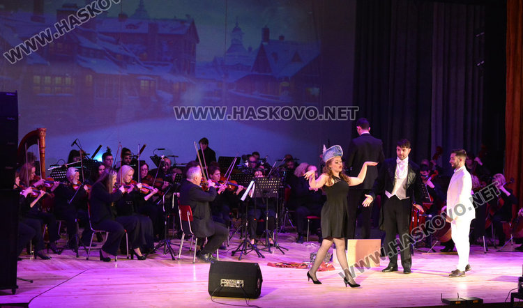 С „Младите в музиката” откриха обновената сцена на читалище „Заря”