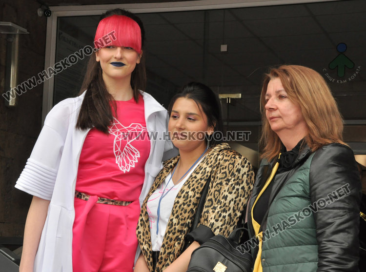 Две награди за хасковската мода от Националното ученическо състезание