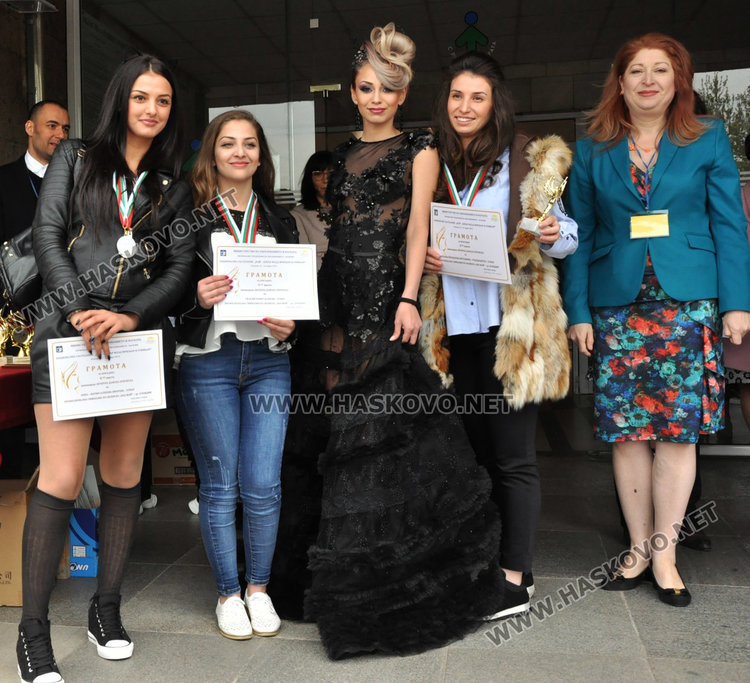 Две награди за хасковската мода от Националното ученическо състезание